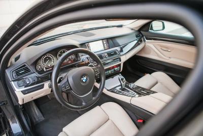 Private Arrival Transfer: DXB Dubai Airport to Dubai City Center Private Arrival Transfer: DXB Dubai Airport to Dubai City Center