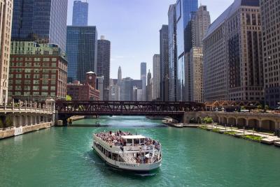 90-Minute Chicago River Architecture Tour 90-Minute Chicago River Architecture Tour