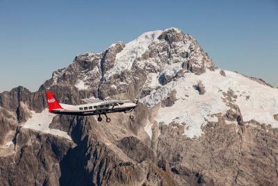Milford Sound Sightseeing Cruise with Scenic Round-Trip Flight fr Milford Sound Sightseeing Cruise with Scenic Round-Trip Flight fr