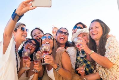 Wine Lovers - Punta Wine Experience Wine Lovers - Punta Wine Experience