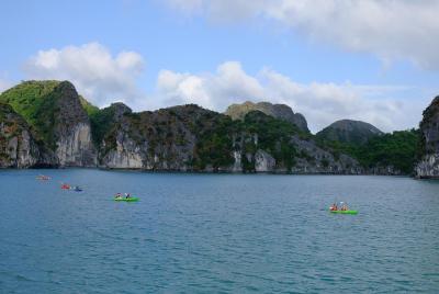 Cruising & Kayaking in Lan Ha bay - Halong bay - Cat Ba island Cruising & Kayaking in Lan Ha bay - Halong bay - Cat Ba island