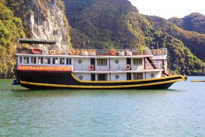Lan Ha bay deluxe cruise 2D/1N: kayaking & swimming at pristine p Lan Ha bay deluxe cruise 2D/1N: kayaking & swimming at pristine p