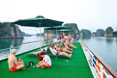 2 Days Halong Bay Cruise Trip 2 Days Halong Bay Cruise Trip