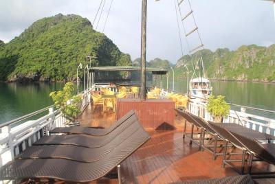 Boutique cruise Lan Ha bay 3 days 2 nights: Kayaking, swimming, biking & fishing Boutique cruise Lan Ha bay 3 days 2 nights: Kayaking, swimming, biking & fishing