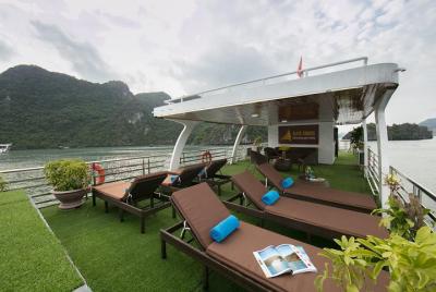 Luxury Halong bay- Lan Ha bay day cruise Luxury Halong bay- Lan Ha bay day cruise