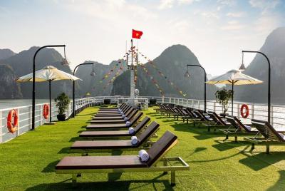 Lan Ha bay Luxury Cruise 2D/1N: Kayaking & Swimming at pristine places, meals Lan Ha bay Luxury Cruise 2D/1N: Kayaking & Swimming at pristine places, meals