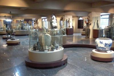 Da Nang city tour with marble mountains and Museum of Buddhist an Da Nang city tour with marble mountains and Museum of Buddhist an