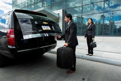 Pick up from airport or train station in Da Nang to Hoi An by private car Pick up from airport or train station in Da Nang to Hoi An by private car