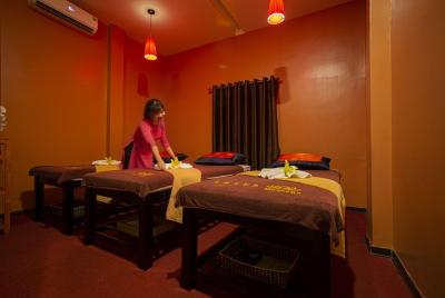 Healing Hot Stone Body Massage 60 mins - Lotus My Khe Danang  Healing Hot Stone Body Massage 60 mins - Lotus My Khe Danang