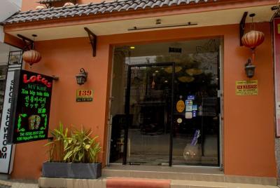 Lotus Signature Massage 110 mins ( Thai & Vietnamese Traditional 