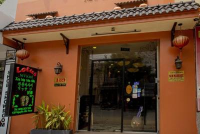 Hands Body Massage 120 mins with Aroma Oils