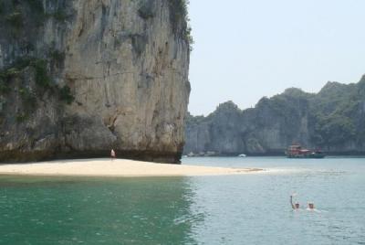 Full Day Kayaking Lan Ha Bay depart from Cat Ba Island Full Day Kayaking Lan Ha Bay depart from Cat Ba Island