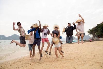 Halong Bay Full Day Tour With Lunch & Cave Explore by New Expressway Roundtrip