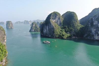 Halong bay Cruise Day Trip: Kayaking, swimming at pristine places - best selling Halong bay Cruise Day Trip: Kayaking, swimming at pristine places - best selling