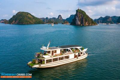 Halong Bay Full Day with Wonder Bay Crusie-Limousine transfer Expressway  Halong Bay Full Day with Wonder Bay Crusie-Limousine transfer Expressway