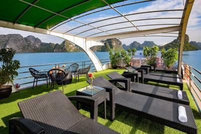 Estella Premium Cruise - Premium Day Cruise from Tuan Chau Island ( Ha Long Bay) Estella Premium Cruise - Premium Day Cruise from Tuan Chau Island ( Ha Long Bay)