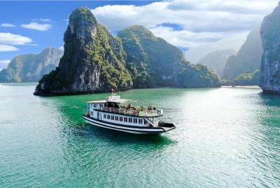 Luxury Day Tour to Surprise cave and Titop island Luxury Day Tour to Surprise cave and Titop island