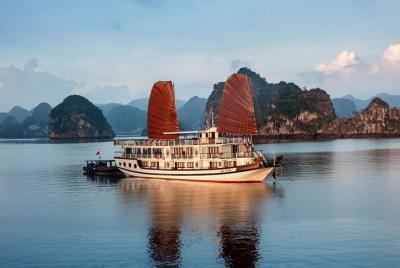 24 Hours Explore Halong Bay On Cruise - Midrange Cruise 24 Hours Explore Halong Bay On Cruise - Midrange Cruise