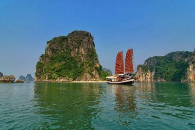Halong Bay boat Tour 4 hours from Halong city Halong Bay boat Tour 4 hours from Halong city