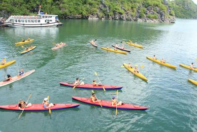 Halong Bay 10 hours cruising Tour: Kayaking, Swimming, Climbing mountain & Cave Halong Bay 10 hours cruising Tour: Kayaking, Swimming, Climbing mountain & Cave