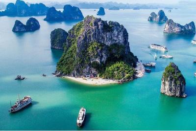 Full day private boat trip from Halong city Full day private boat trip from Halong city
