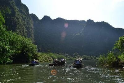 Hoa Lu - Tam Coc 1 Day Trip Hoa Lu - Tam Coc 1 Day Trip