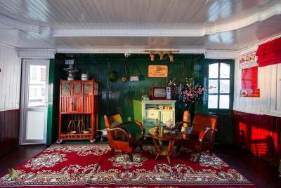 Halong Bay 7 hours cruising trip: Caving, Kayaking, Titop island, beach & lunch