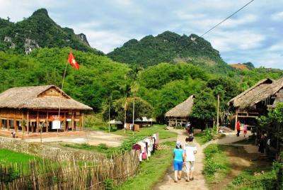 Mai Chau 4-Day Tour from Hanoi with Bike Trek Mai Chau 4-Day Tour from Hanoi with Bike Trek