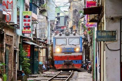 Private airport transfer 7 seater and Hanoi City Walking Private Tours Half Day 