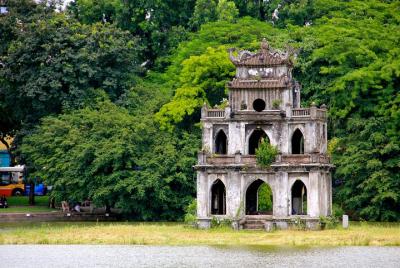 Private Tour: Wake Up with Hanoi City Walk