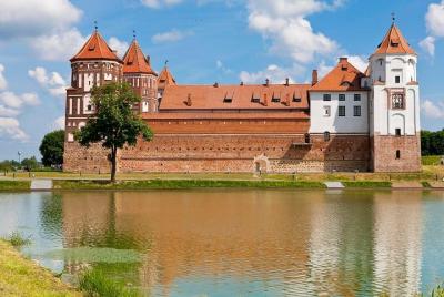 Mir Castle - Nesvizh Castle - Minsk sightseeing. Transportation o