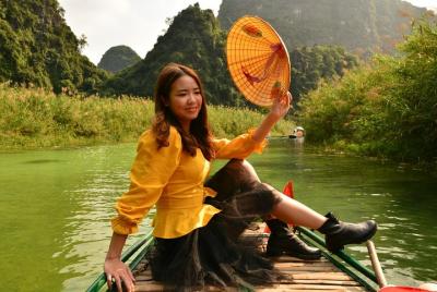 Ninh Binh Daily Tour: Hoa Lu - Am Tien Cave- Trang An boat ride Ninh Binh Daily Tour: Hoa Lu - Am Tien Cave- Trang An boat ride