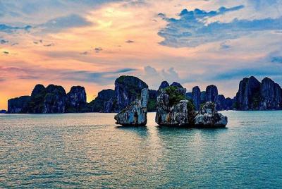 BEST Halong Bay Full Day All-Inclusive - Deluxe To Luxury Option BEST Halong Bay Full Day All-Inclusive - Deluxe To Luxury Option