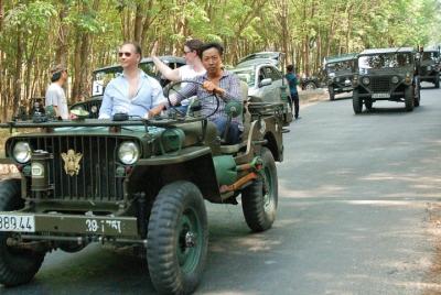 Hanoi Half Day food tour by Jeep Car 