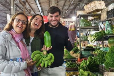 Local market and street food tour with a chef in Hanoi