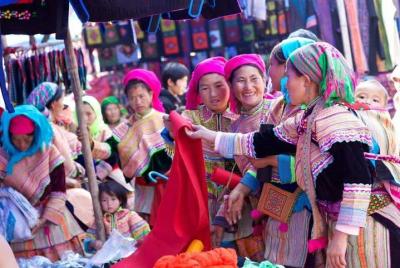 Trekking Cat Cat, Y Linh Ho, Lao Chai, Ta Van overnight at hotel