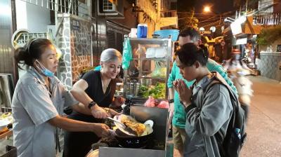 Night Market-taste Local Food Private Walking Tour Night Market-taste Local Food Private Walking Tour