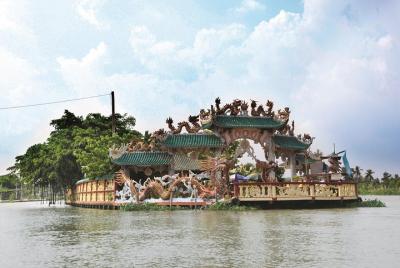 Dragon Floating Temple Sightseeing by Luxury Speedboat Dragon Floating Temple Sightseeing by Luxury Speedboat