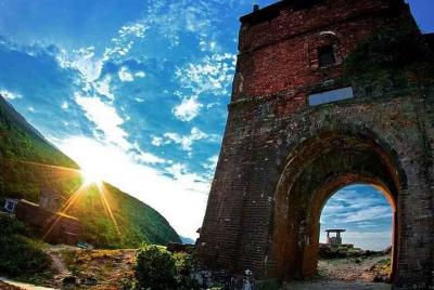 Hue to Hoi An or Hoi An to Hue by car via Hai Van pass, monkey mo