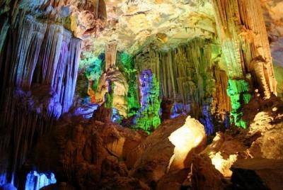Thien Duong Cave in Dong Hoi Full Day from Hue