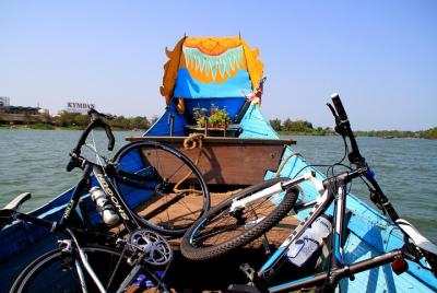 Full-Day Hue Cycling Tour Including Dragon Boat Ride
