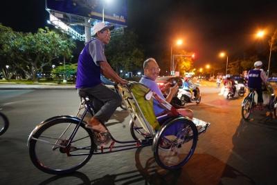 Hue Deluxe Food Tour By Cyclo
