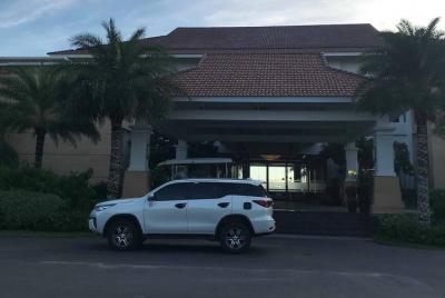 Private Car from Hue To Hoi an with English Speaking Driver Private Car from Hue To Hoi an with English Speaking Driver