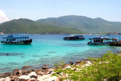 The Tropical Islands of Nha Trang Bay The Tropical Islands of Nha Trang Bay