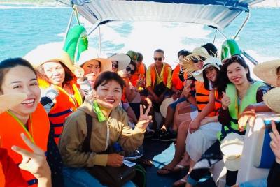Shared Tour Island Hopping By SpeedBoat Shared Tour Island Hopping By SpeedBoat