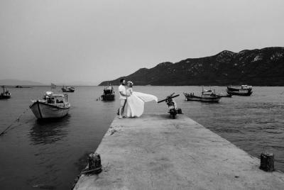 Private Photo Session with a Local Photographer in Phan Thiet Private Photo Session with a Local Photographer in Phan Thiet