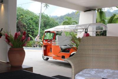 Explore Rarotonga by Electric Tuk Tuk Explore Rarotonga by Electric Tuk Tuk