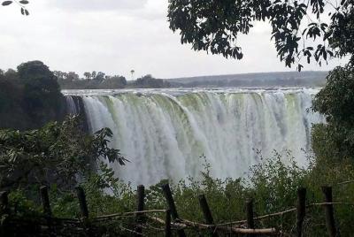 Guided Tour of Victoria Falls (Zimbabwe) Guided Tour of Victoria Falls (Zimbabwe)