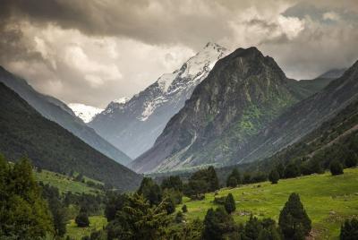 Hiking in Alamedin gorge Hiking in Alamedin gorge