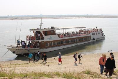 Sightseeing Cruise Between Mandalay and Bagan Sightseeing Cruise Between Mandalay and Bagan